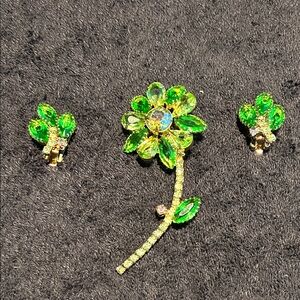 Brooch and Earrings Set. Juliana Flower design in light and dark green stones